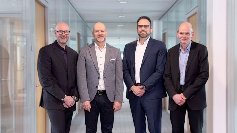 Die Geschäftsführung der OTLG: Marcus Edelmann (Sprecher), Kai Meyfarth, Marc-Oliver Obermann sowie der ehemalige Geschäftsführer Sven Paulsen (v.l.n.r.)(Bild:  Volkswagen)