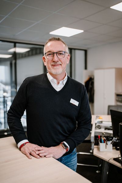 Andreas Wölk bleibt Standortleiter in Minden und verantwortet als Brand Manager nun auch die Geschäftsentwicklung für die Marken Renault, Dacia und Alpine in der Auto-Mattern-Gruppe. (Bild: Auto Mattern)