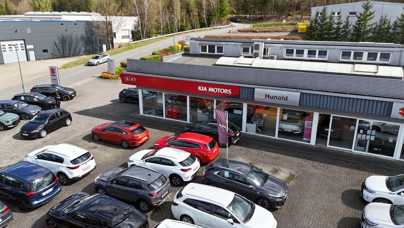 Das Kia- und Suzuki-Autohaus Hunold in Olpe ist in finanzielle Schieflage geraten.(Bild:  Autohaus Hunold)