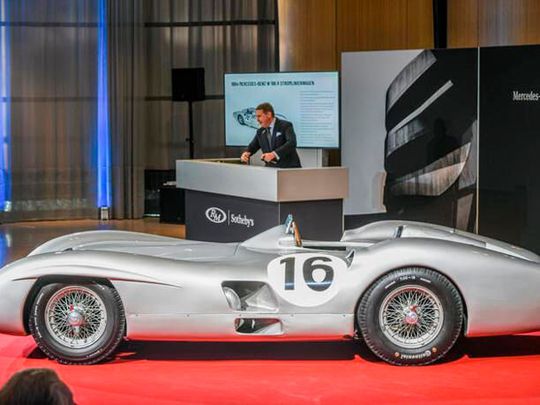 Dieser seltene Silberpfeil von Mercedes-Benz hat für 46,5 Millionen Euro den Besitzer gewechselt. Doch dieser Bolide ist längst nicht das am teuersten verkaufte Auto der Welt ...(Bild:  Sotheby`s)