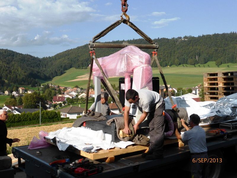 Installation d'une nouvelle machine à mesurer 3D au Technopôle de Sainte-Croix. (Image: CPNV (Photographie de M. Cachemaille pour le JSCE))