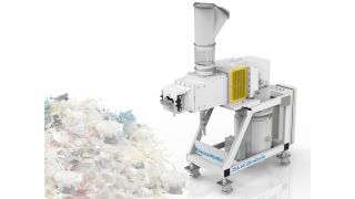 The new ZSA UltraCycle side-feed system from Krauss Maffei Extrusion enables the direct and reliable processing of lightweight and bulky recycled materials, such as plastic flakes and fibers, which were previously considered difficult to feed and not economically recyclable. (Bild: Krauss Maffei)