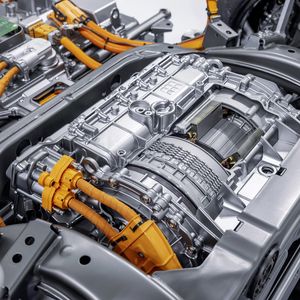 Die Antriebseinheit für den CLA hat Mercedes intern entwickelt.(Bild:  Mercedes-Benz)