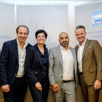 Die Kölner (v.l.): Auditor Werner Steber, Obermeister Stefan Bäckmann, Geschäftsführerin 
Claudia Weiler, stellv. Geschäftsführer Peter Stappen, Obermeister Oliver Flemming	( Karosseriebauerinnung) und sein Stellvertreter Arndt Hürter. (Bild: Zietz  - VCG)