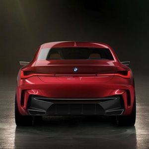 (BMW)