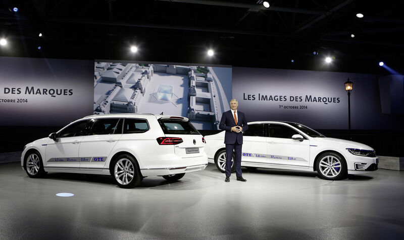 Präsentiert den neuen Volkswagen Passat GTE auf dem Pariser Autosalon 2014: Dr. Heinz-Jakob Neußer, Mitglied des Markenvorstands Volkswagen, Geschäftsbereich Entwicklung. (Bild: Volkswagen AG)