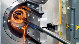 Führungsleiten aus Cerazur bieten extreme Abriebfestigkeitund äußerste Formstabilität. (Bild: Doceram)