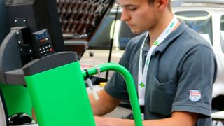 Gewinner des Leistungswettbewerbs Sachsen 2016: Lucas Krauße. (Kfz-Gewerbe Sachsen)