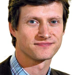 „Aufgrund der wachsenden Bedeutung von Erkrankungen einer alternden Gesellschaft sind bessere Lösungen für Orthopädie und Rehabilitation gefordert“, erklärt Dr. Urs Schneider, Leiter der Orthopädieforschung am Fraunhofer-Institut für Produktionstechnik und Automatisierung in Aachen. Bild: IPA