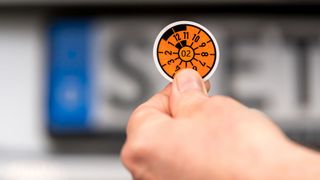 Die HU des Anhängers, mit dem der Autofahrer unterwegs war, ist seit über zwei Jahrzehnten abgelaufen. (Bild: Dekra – Thomas Kueppers)