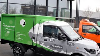 Nicht nur sauber, sondern rein: Der Streetscooter mit Feinstaubfresser soll keinerlei Abrieb mehr absondern. (Jan Rosenow)