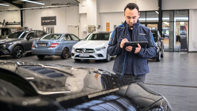 Die Anteile des Bereichs Mobilität am jeweiligen Gesamtumsatz des Geschäftsjahrs 2023 liegen zwischen 27 (TÜV Rheinland) und 49 Prozent (Dekra).(Bild:  TÜV Nord)