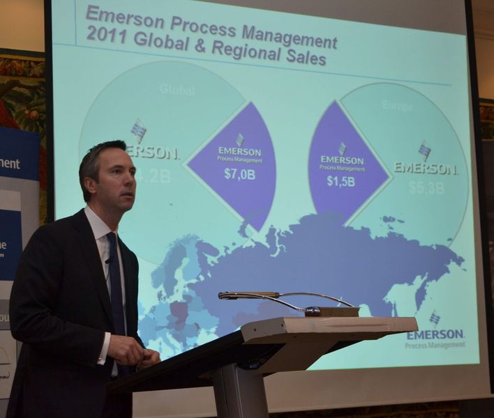 Bob Sharp, Präsident von Emerson Process Management in Europa, erläutert die wirtschaftliche Bedeutung der Smart Energy Initiative für Emerson: Es soll ein Markt von 1,45 Milliarden Euro erobert werden.  (Bild: PROCESS)