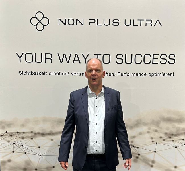 Geschäftsführer und Gründer Achim Heyne ist sehr stolz auf den 30. Geburtstag der api GmbH. (Bild: Vogel IT-Medien)