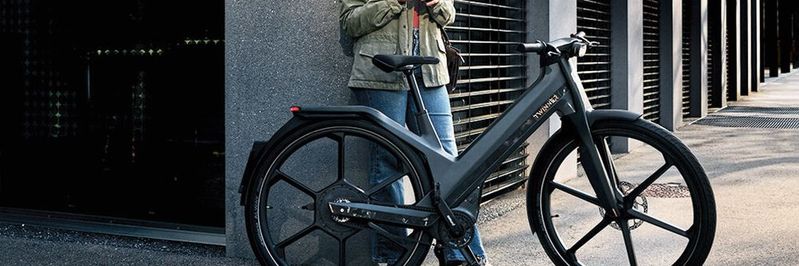 E-Bikes liegen stark im Trend. Ein in den Rahmen integriertes, massgeschneidertes Display von DMB Technics bietet zusätzliche Funktionalität. E-Bikes liegen stark im Trend. Ein in den Rahmen integriertes, massgeschneidertes Display von DMB Technics bietet zusätzliche Funktionalität.