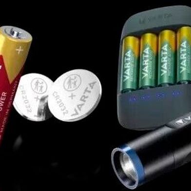 Der Ellwanger Batteriehersteller Varta hat einen Antrag auf vorläufige Insolvenz in Eigenverantwortung gestellt. Für den Batterieexperten Professor Dirk Uwe Sauer von der RWTH Aachen ist das eine mehr als beunruhigende Nachricht ... (Bild: Varta)