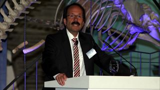 Dr. Karl-Rudolf Rupprecht, Vorstand Operations, stellt die Ideen für grüne Luftfracht vor. (Bild: Lufthansa Cargo)