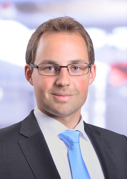 „Jeder heutige Akteur muss sich mit den konkreten Veränderungen des automobilen Systems und im Zuge einer strategischen Planung mit den damit verbundenen Auswirkungen auf das eigene Produktportfolio auseinandersetzen“, sagt Alexander Busse, Senior Consultant Strategie und Beratung bei der fka GmbH in Aachen. (x-default)