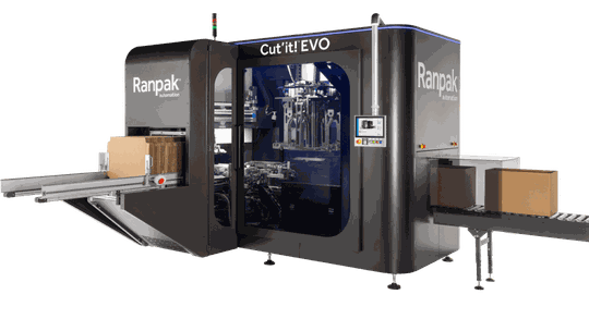 (Die In-Line-Verpackungsmaschine Cut’it! EVO reduziert automatisch Leerräume in Paketen. (Bild: Ranpak))