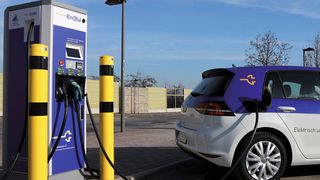 Die E-Mobilität hatte in den letzten Monaten an Fahrt aufgenommen. Nun gibt es Befürchtungen, dass die Corona-Krise den Umbau der Automobilindustrie bremst. (Bild: ENBW)