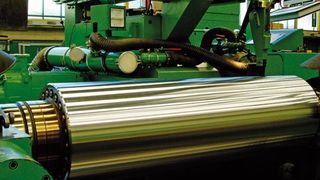 Eine Walzenschleifmaschine im industriellen Einsatz. Bild: H. Kleinknecht (Archiv: Vogel Business Media)