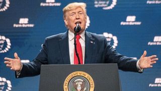 Und wieder mal zurück: Die mindestens seit Januar angekündigten Zölle von bis zu 100% auf Halbleiterprodukte lassen weiterhin auf sich warten. Offenbar aus Angst vor hihen Elektronik-Preisen im Weihnachtsgeschäft möchte die US-Regierung derzeit keinen härteren Bruch riskieren. (Bild: frei lizenziert)