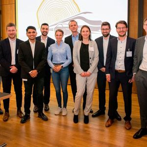 Das Team des Kompetenzzentrums Holz.(Bild:  DLR)