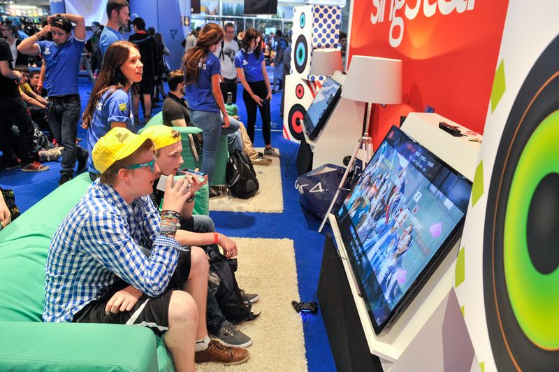 Auch die Sony-Monitore zogen zahlreiche Besucher an. (Koelnmesse GmbH)