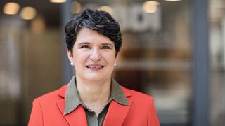 Von der Regierung braucht es Entscheidungen, die Unternehmen mehr Wachstumsdynamik ermöglichen: Planungsverfahren beschleunigen, Bürokratie abbauen, Steuern und Abgaben senken, fordert Tanja Gönner, Hauptgeschäftsführerin des BDI.  (Bild: BDI)