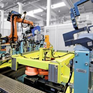 Der Rundtisch lässt sich mit unterschiedlichen Motoren ausstatten. Die Antriebe können ohne Demontage des Aufbaus einfach nach unten ausgebaut werden.