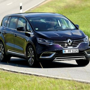 (Renault)