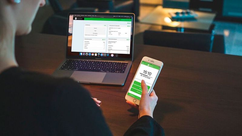 Stimmt die Arbeitszeit, die der Mitarbeiter erfasst? Wenn Zweifel aufkommen, unterliegt der Arbeitgeber der abgestuften Darlegungs- und Beweislast, um seinen Verdacht zu belegen.(Bild:  elvtimemaster auf pixabay)