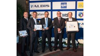 Ulrich Dahmen, Leiter Einkauf, Produktion und Technologie Cockpit und Ausstattung, (Mitte) nahm zusammen mit weiteren Projektbeteiligten im Rahmen der diesjährigen SPE Automotive Division Awards die Auszeichnungen für das BMW Group Werk Landshut entgegen. (Bild: BMW Group)