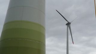 Auf die Schraubenverbindungen an Windkraftanlagen greifen hohe Kräfte und Momente an. (Bild: Michel)