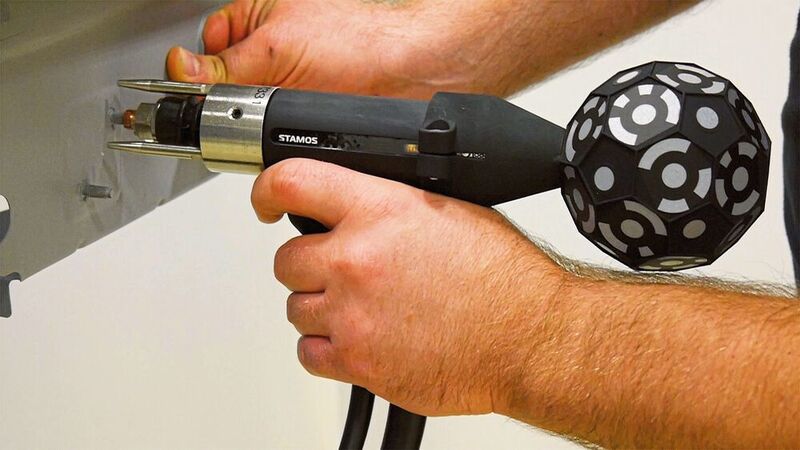 Dank des speziellen Schweißpistolenadapters wird in einem Schritt geschweißt und vermessen. (Hexagon)