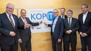 3 Gründungsmitglieder = 1 neue IT-Genossenschaft: Die KOPIT eG. Links Hessen-CIO Finanzminister Dr. Thomas Schäfer (Bild: Finanzministerium Hessen)