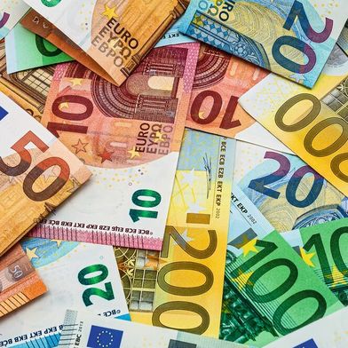 Der Mindestlohn könnte noch in diesem Jahr auf 15,00 Euro steigen. (Bild: © Stockfotos-MG - stock.adobe.com)