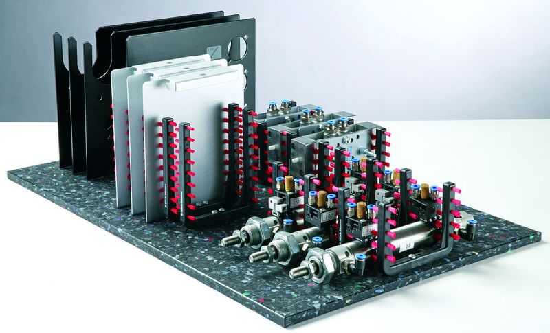 Bild 4: Auf einer Grundplatte werden unterschiedliche Bauteile oder Baugruppen sicher und platzsparend fixiert. Bild: Mink Bürsten (Archiv: Vogel Business Media)