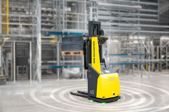 Der AGV-Betrieb ist nur ein Beispiel für die vielfältigen Anwendungsfelder des 5G-Mobilfunkstandards in der Intralogistik. Der AGV-Betrieb ist nur ein Beispiel für die vielfältigen Anwendungsfelder des 5G-Mobilfunkstandards in der Intralogistik.