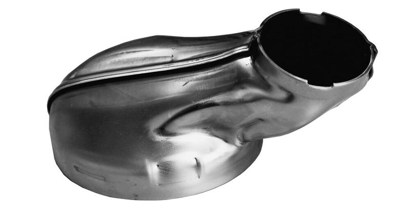 Das Bauteil einer PKW-Abgasanlage wird später in einem Porsche verbaut. (Bild: Fütterer/Stampack)