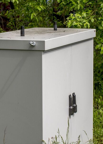 Ein Baustein zum Schutzziel Verfügbarkeit sind vandalismussicher montierbare Antennen. (Welotec)
