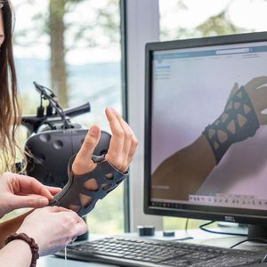 Als 3DEXPERIENCE Edu Center of Excellence ausgezeichnet, ermöglicht die Hochschule Trier ihren Studierenden den Zugang zu Software-Lösungen und Expertenwissen.(Bild:  Hochschule Trier)