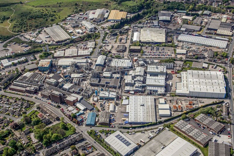 Die Transaktion umfasst unter anderem die Produktionsstätten und Anlagen des Wet-End Papier- und Wasserchemikaliengeschäfts der BASF in Bradford. (BASF)