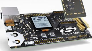 Der Wireless Gecko-SoC EFR32 von Silicon Labs ist darauf ausgelegt, hohe RF-Performance bei geringem Energirbedarf zu liefern. Mit einem optimierten Leiterplattendesign kann hierbei die bestmögliche Energieeffizienz herausgeholt werden. (Silicon Labs)