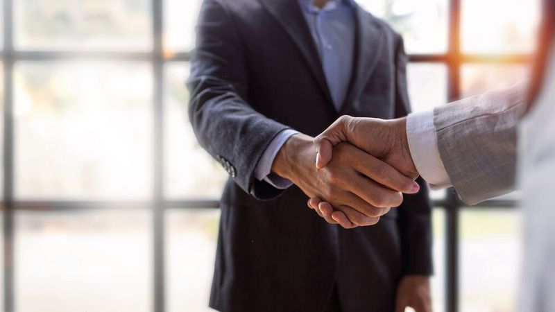 Wenn die Unterlassungserklärung von einem „guten Bekannten“ kommt, zweifeln Gerichte an deren Ernsthaftigkeit und urteilen umso strenger.(Bild:  © David - stock.adobe.com)