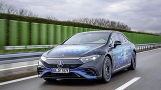 Mercedes hat einen Feststoffakku in den EQS gebaut - testweise. (Bild: Mercedes-Benz)