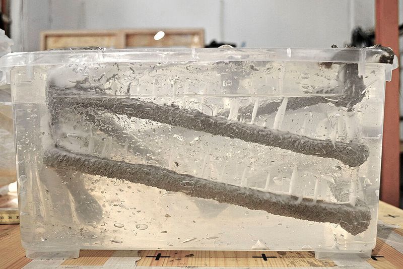 Injizieren eines Betonstrangs in ein Trägermedium (Studentische Experimente aus der Lehrveranstaltung „Digital Building Fabrication Studio“; Studierende: Annahita Meshkini und Jan Zöllner). (ITE/TU Braunschweig)