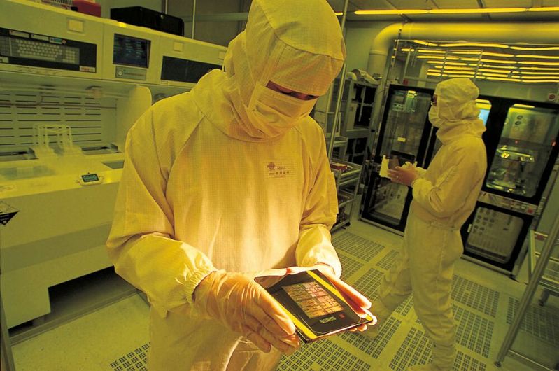 Der Chipmangel wirkt sich auch auf chinesische Aurtomobilhersteller aus. Einige haben ihre Produktion gestoppt. Im Bild: Die Fertigung von sogenannten 8-Inch-Wafern bei TSMC. Der Chipmangel wirkt sich auch auf chinesische Aurtomobilhersteller aus. Einige haben ihre Produktion gestoppt. Im Bild: Die Fertigung von sogenannten 8-Inch-Wafern bei TSMC.