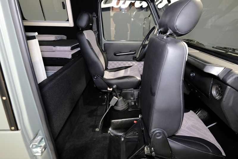 Der Einstieg erfolgt über das Fahrerhaus. (Bild: Lorinser)