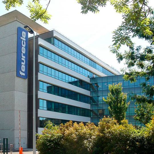 Der Automobilzulieferer Faurecia investiert in Alsentis und verstärkt somit seine Kompetenzen im Bereich smarter Oberflächen für den Fahrzeuginnenraum.(Bild:  Faurecia)